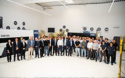 宏山激光德國(guó)展廳開放日?qǐng)A滿舉行，德國(guó)與波蘭雙倉(cāng)聯(lián)動(dòng)加速歐洲本地化服務(wù)